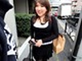 帰る場所が無い！優しさに飢えた家出中の人妻を口説いてナマでヤっちゃいました サンプル動画サムネイル